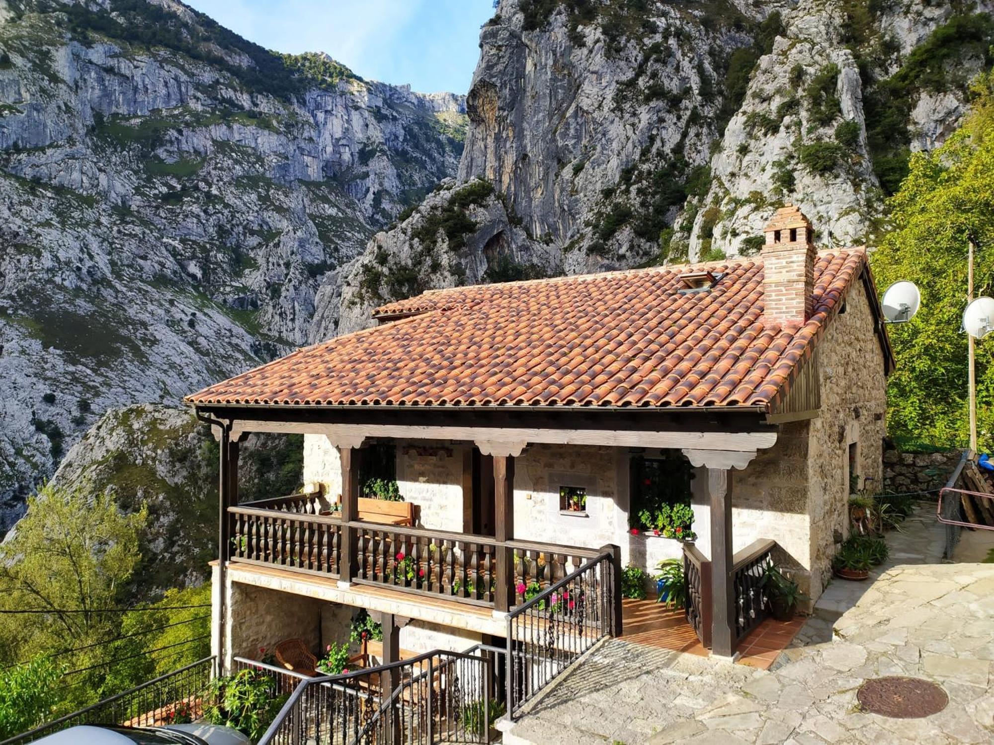 El Portal Del Abuelo Apartamento Arenas De Cabrales Exterior foto