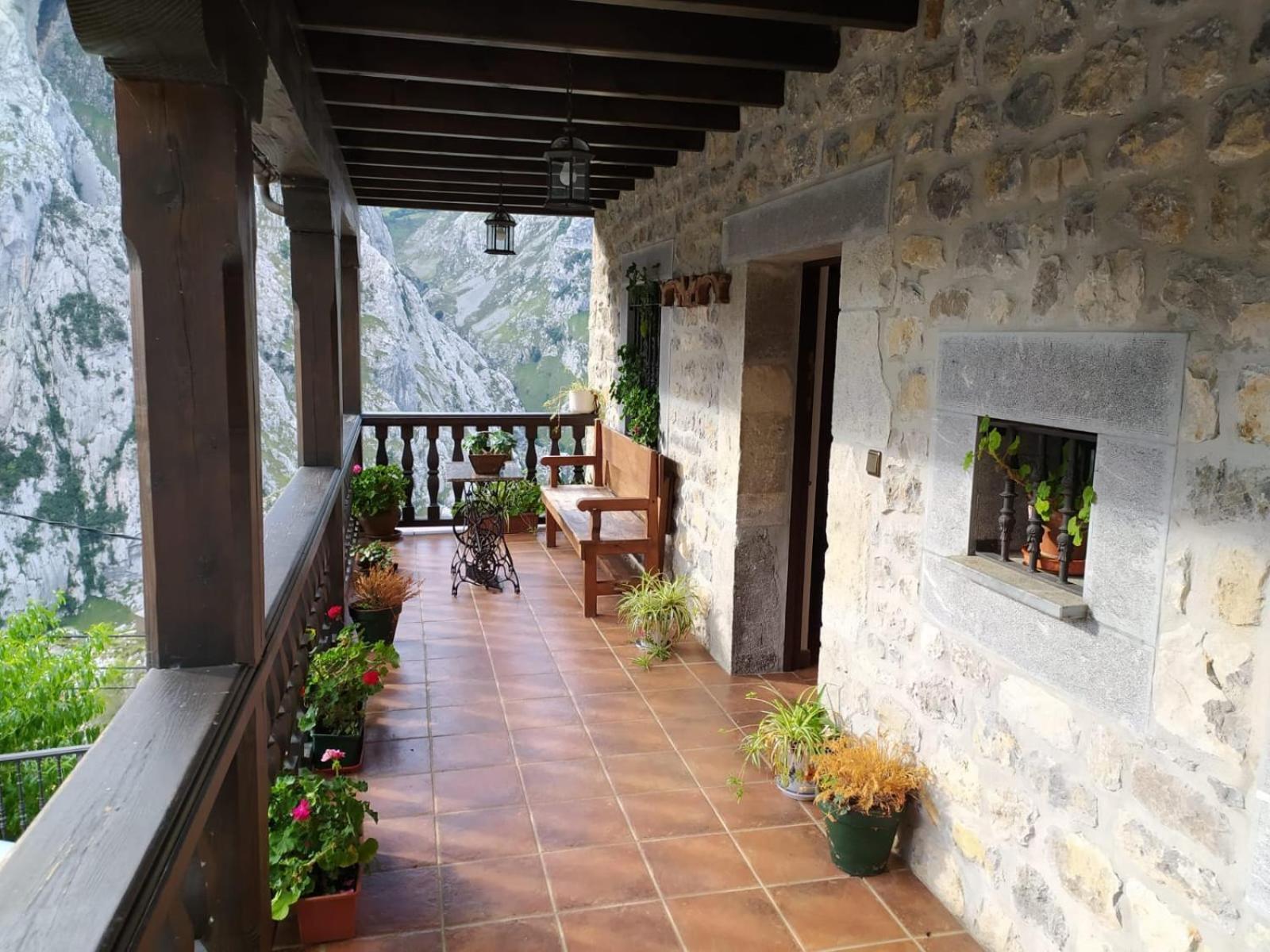 El Portal Del Abuelo Apartamento Arenas De Cabrales Exterior foto