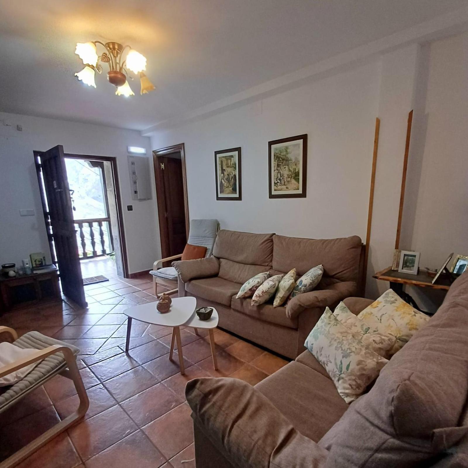 El Portal Del Abuelo Apartamento Arenas De Cabrales Exterior foto