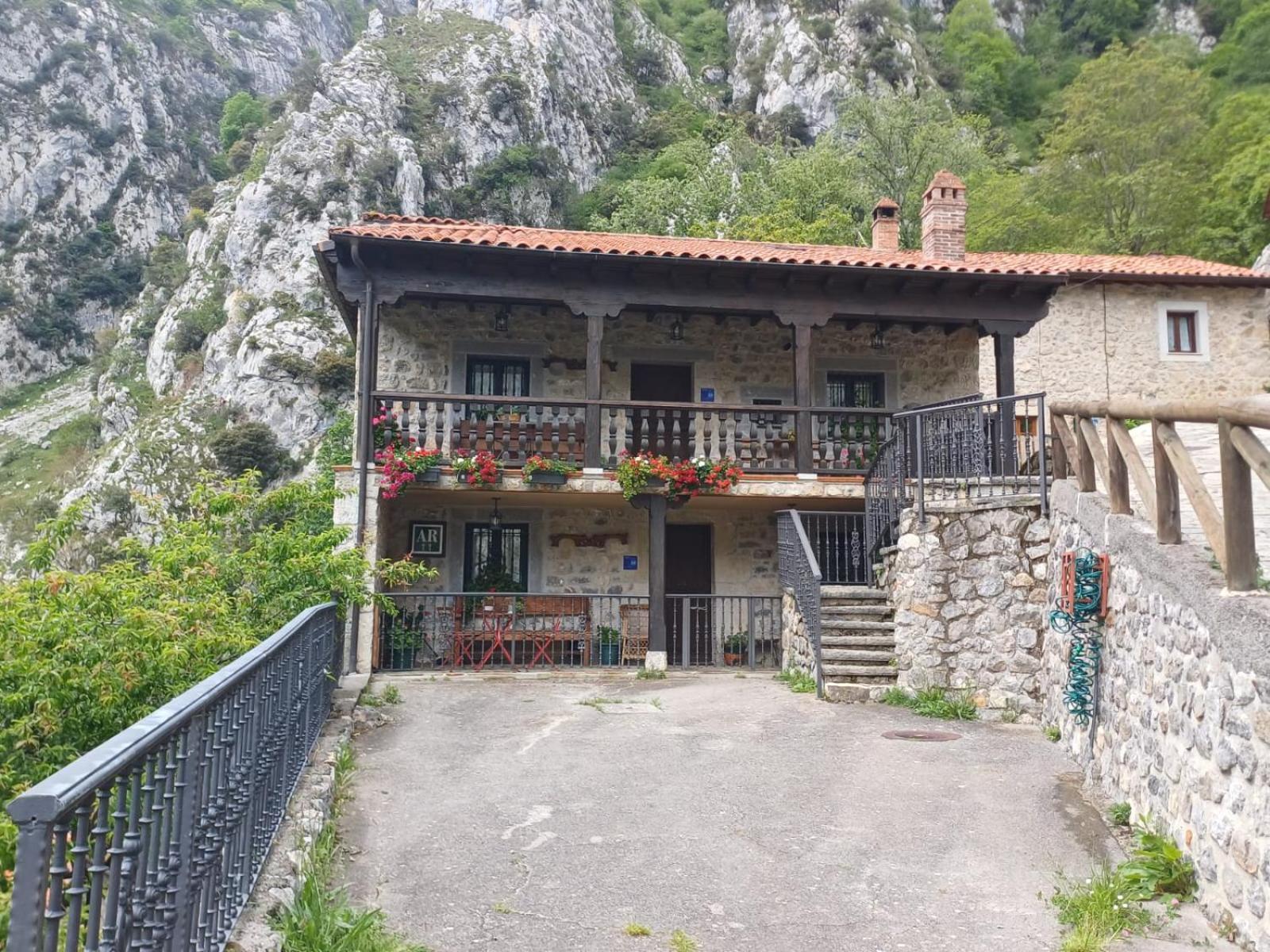 El Portal Del Abuelo Apartamento Arenas De Cabrales Exterior foto